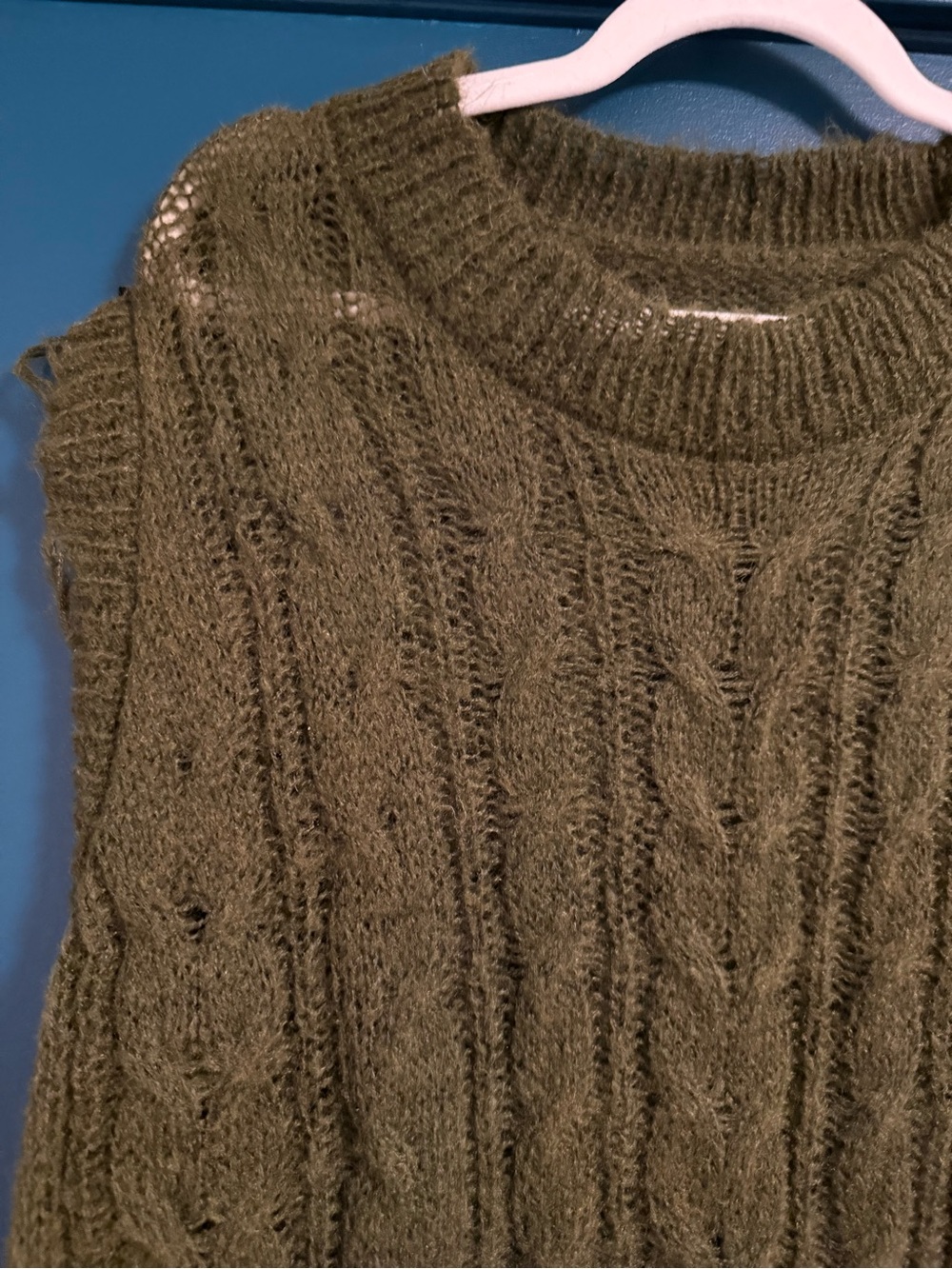 WOOL-BLEND CABLE KNIT ROUND NECKLINE RIPPED LONG VEST - Picture 3 of 10